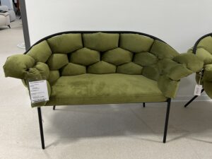 Manambolosy sofa